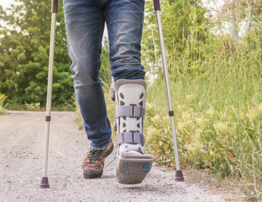 Бандаж на ногу замість гіпсу — переваги та недоліки