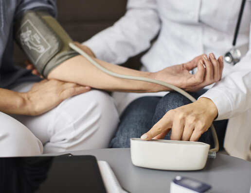 Який термін служби має тонометр?