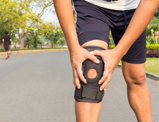 Зачем в наколеннике дырка?