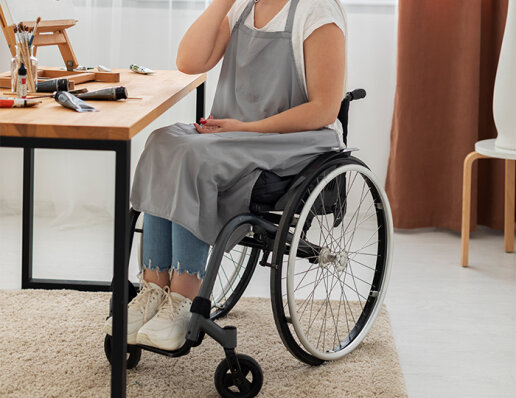 Чим відрізняються інвалідні візки для вулиці та для будинку?