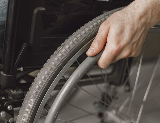 Які колеса кращі для інвалідного візка?