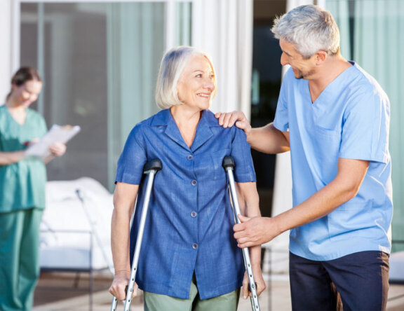 Как выбрать костыли: виды, высота, функции