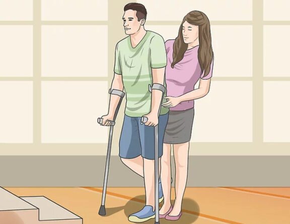 Как правильно ходить на костылях: инструкция