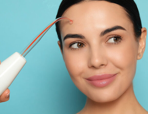 Попрощайтесь с прыщами: как Дарсонваль может помочь очистить вашу кожу